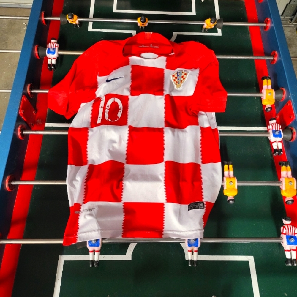 CROATIA 2012 L. MODRIC SOCCER JERSEY VTG SIZE M